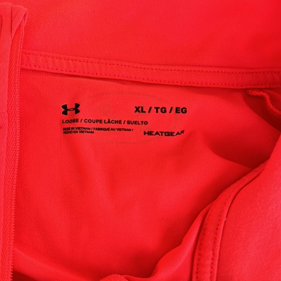 Under Armour long sleeve 1/4 zip - Picture 2 of 2